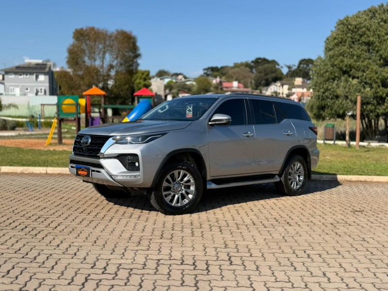 HILUX SW4 2.8 SRX 4X4 7 LUGARES 16V TURBO INTERCOOLER DIESEL 4P AUTOMÁTICO - 2024 - LAGOA VERMELHA