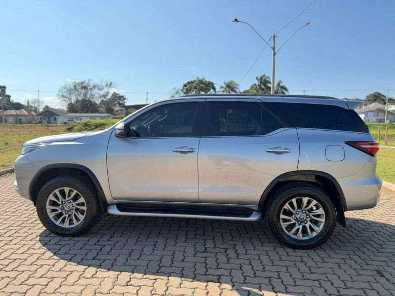 HILUX SW4 2.8 SRX 4X4 7 LUGARES 16V TURBO INTERCOOLER DIESEL 4P AUTOMÁTICO - 2024 - LAGOA VERMELHA