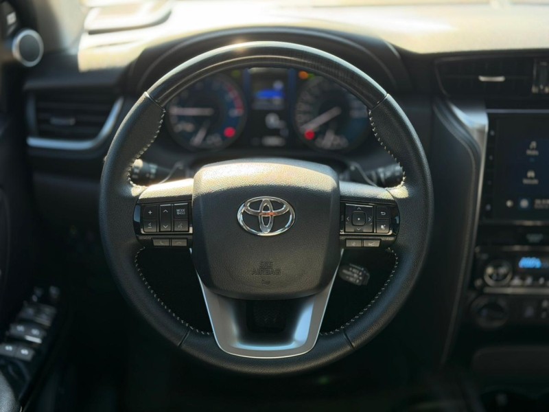 HILUX SW4 2.8 SRX 4X4 7 LUGARES 16V TURBO INTERCOOLER DIESEL 4P AUTOMÁTICO - 2024 - LAGOA VERMELHA