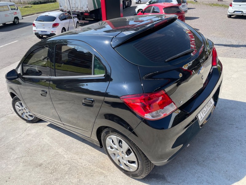 ONIX 1.4 MPFI LT 8V FLEX 4P MANUAL - 2015 - CAXIAS DO SUL