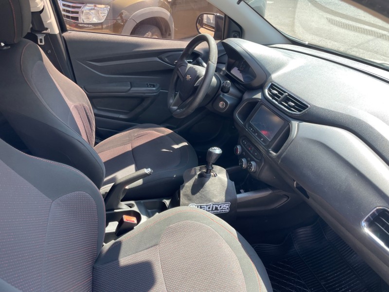 ONIX 1.4 MPFI LT 8V FLEX 4P MANUAL - 2015 - CAXIAS DO SUL
