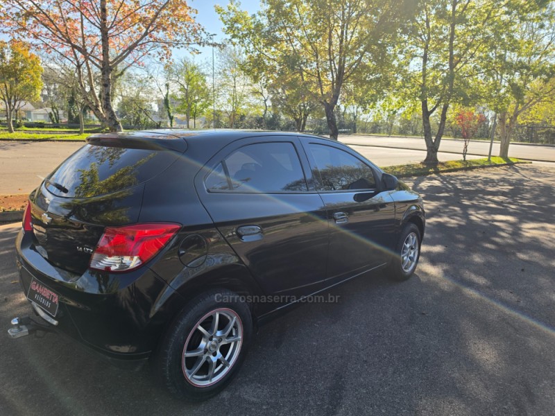 ONIX 1.4 MPFI LTZ 8V FLEX 4P MANUAL - 2013 - BENTO GONçALVES