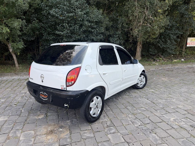 CELTA 1.4 MPFI LIFE 8V GASOLINA 4P MANUAL - 2004 - CAXIAS DO SUL