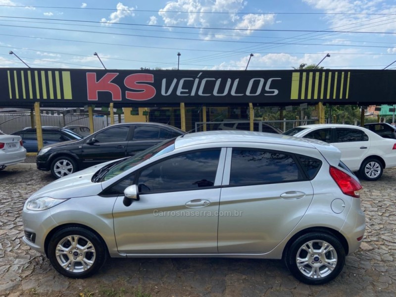 FIESTA 1.5 SE HATCH 16V FLEX 4P MANUAL - 2015 - DOIS IRMãOS