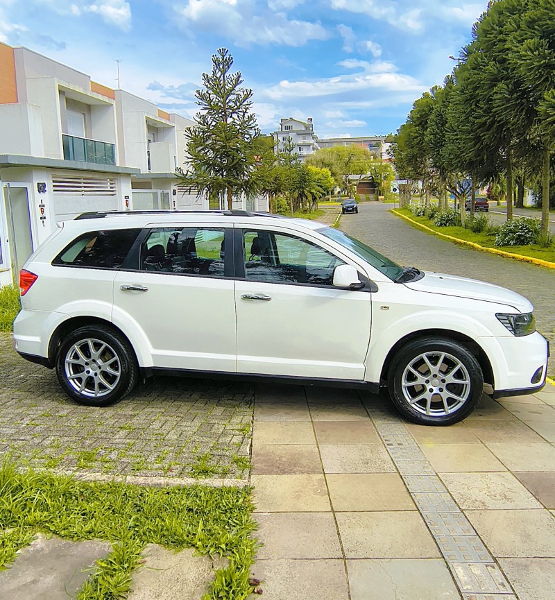 JOURNEY 3.6 RT AWD V6 GASOLINA 4P AUTOMÁTICO - 2013 - FARROUPILHA