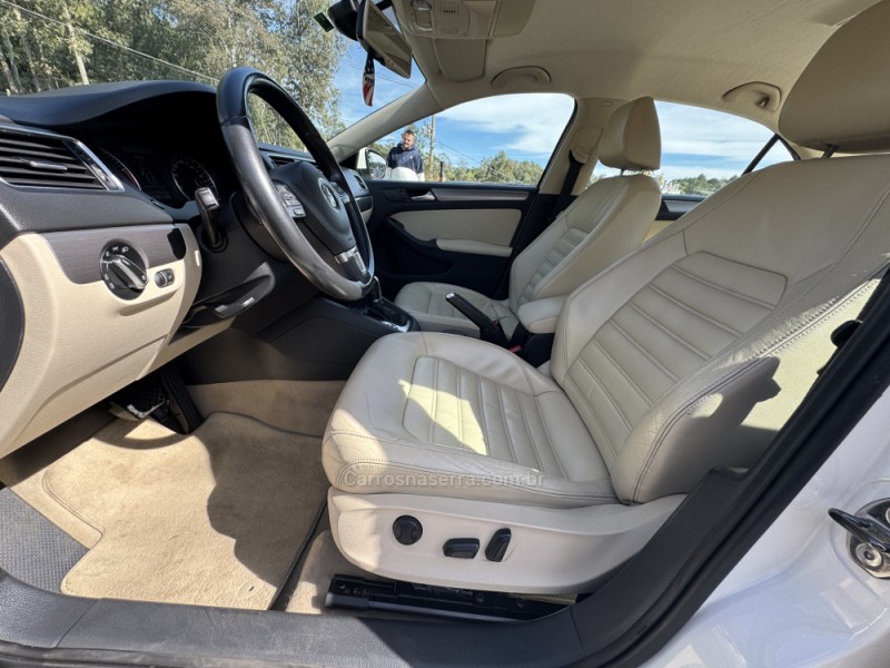 JETTA 2.0 TSI HIGHLINE 211CV GASOLINA 4P TIPTRONIC - 2013 - GARIBALDI