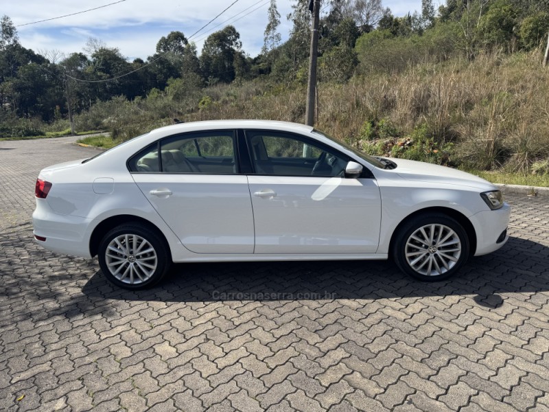 JETTA 2.0 TSI HIGHLINE 211CV GASOLINA 4P TIPTRONIC - 2013 - GARIBALDI