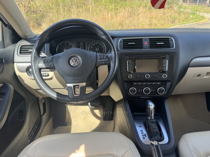 JETTA 2.0 TSI HIGHLINE 211CV GASOLINA 4P TIPTRONIC - 2013 - GARIBALDI
