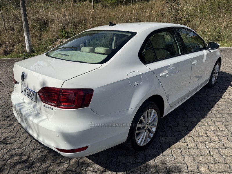 JETTA 2.0 TSI HIGHLINE 211CV GASOLINA 4P TIPTRONIC - 2013 - GARIBALDI