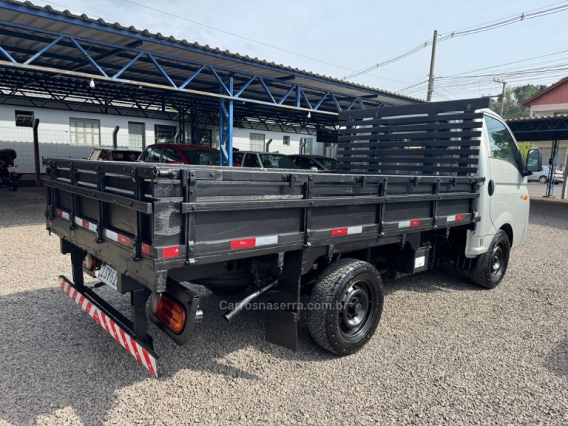 HR 2.5 LONGO BAÚ 4X2 16V 130CV TURBO INTERCOOLER DIESEL 2P MANUAL - 2012 - IGREJINHA