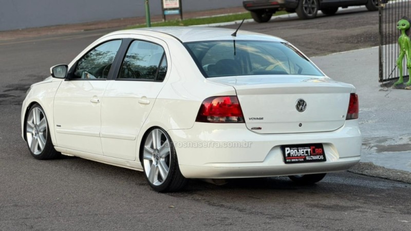 VOYAGE 1.6 MI COMFORTLINE 8V FLEX 4P MANUAL - 2013 - NOVO HAMBURGO