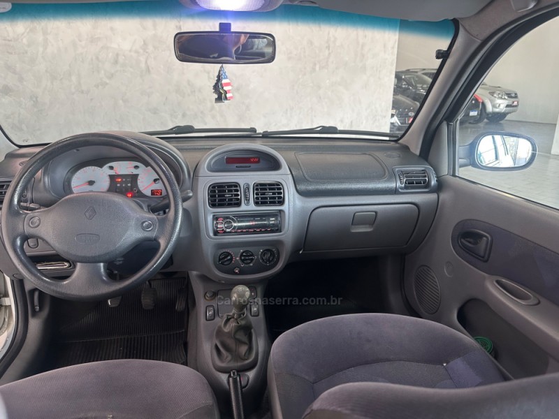 CLIO 1.0 RT SEDAN 16V GASOLINA 4P MANUAL - 2003 - CAXIAS DO SUL