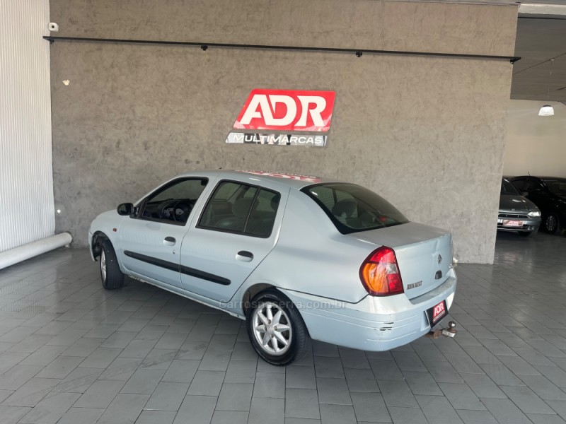 CLIO 1.0 RT SEDAN 16V GASOLINA 4P MANUAL - 2003 - CAXIAS DO SUL