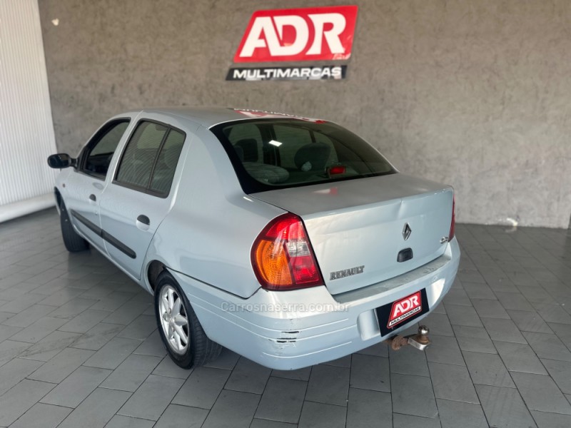 CLIO 1.0 RT SEDAN 16V GASOLINA 4P MANUAL - 2003 - CAXIAS DO SUL