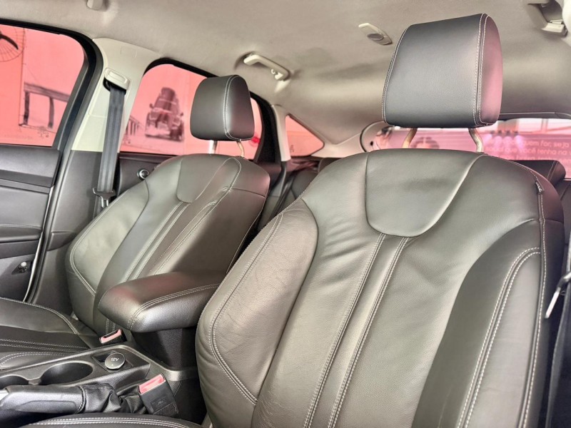 FOCUS 2.0 SE PLUS 16V FLEX 4P AUTOMÁTICO - 2015 - CAXIAS DO SUL