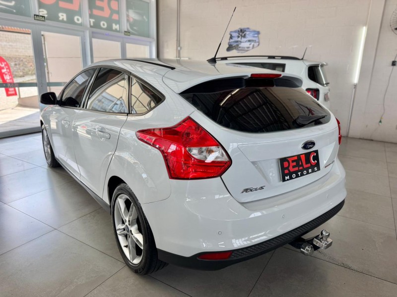 FOCUS 2.0 SE PLUS 16V FLEX 4P AUTOMÁTICO - 2015 - CAXIAS DO SUL