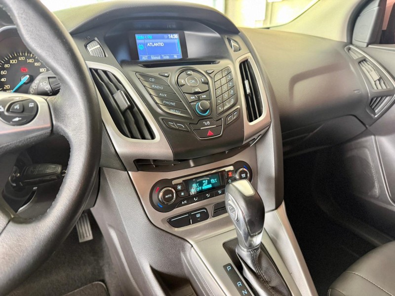 FOCUS 2.0 SE PLUS 16V FLEX 4P AUTOMÁTICO - 2015 - CAXIAS DO SUL