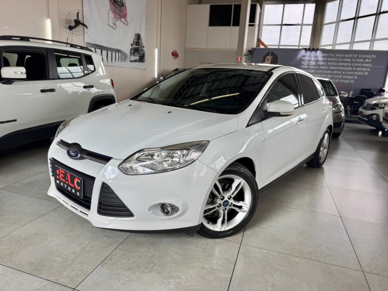 FOCUS 2.0 SE PLUS 16V FLEX 4P AUTOMÁTICO - 2015 - CAXIAS DO SUL