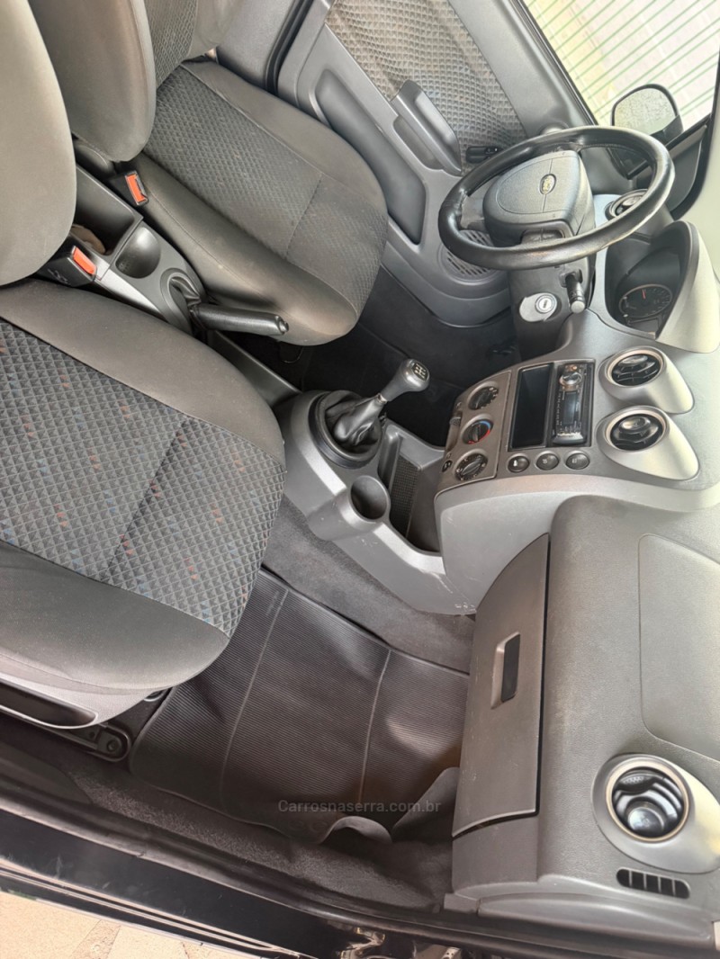 FIESTA 1.0 ROCAM SE 8V FLEX 4P MANUAL - 2005 - CAXIAS DO SUL