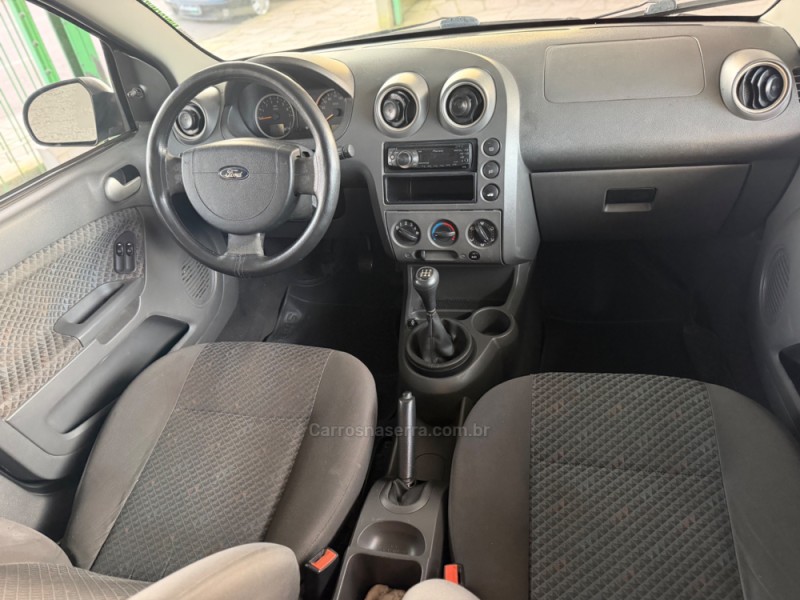FIESTA 1.0 ROCAM SE 8V FLEX 4P MANUAL - 2005 - CAXIAS DO SUL