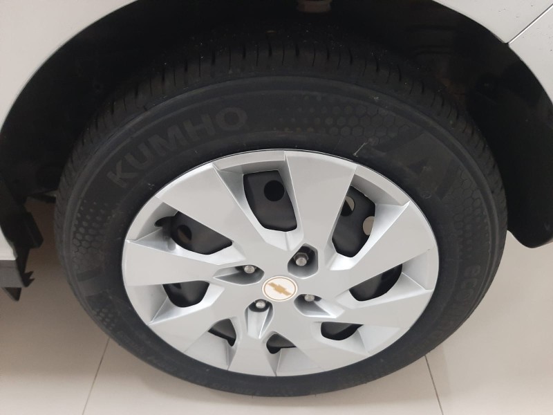 ONIX 1.4 MPFI LT 8V FLEX 4P MANUAL - 2015 - CAXIAS DO SUL