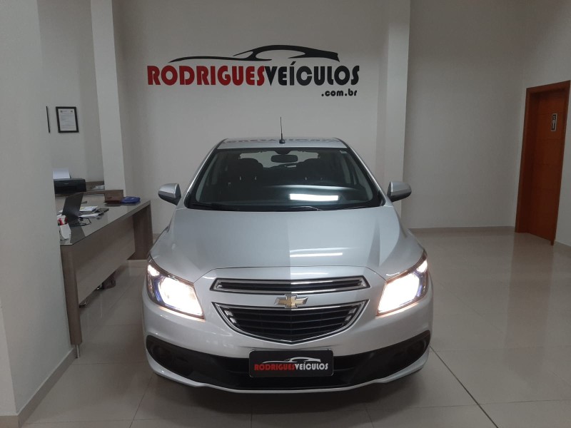 ONIX 1.4 MPFI LT 8V FLEX 4P MANUAL - 2015 - CAXIAS DO SUL