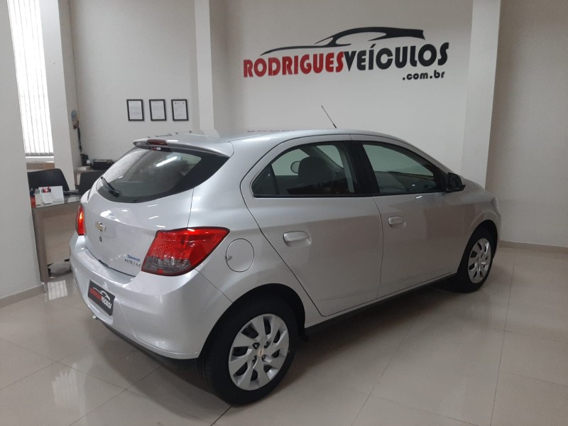 ONIX 1.4 MPFI LT 8V FLEX 4P MANUAL - 2015 - CAXIAS DO SUL