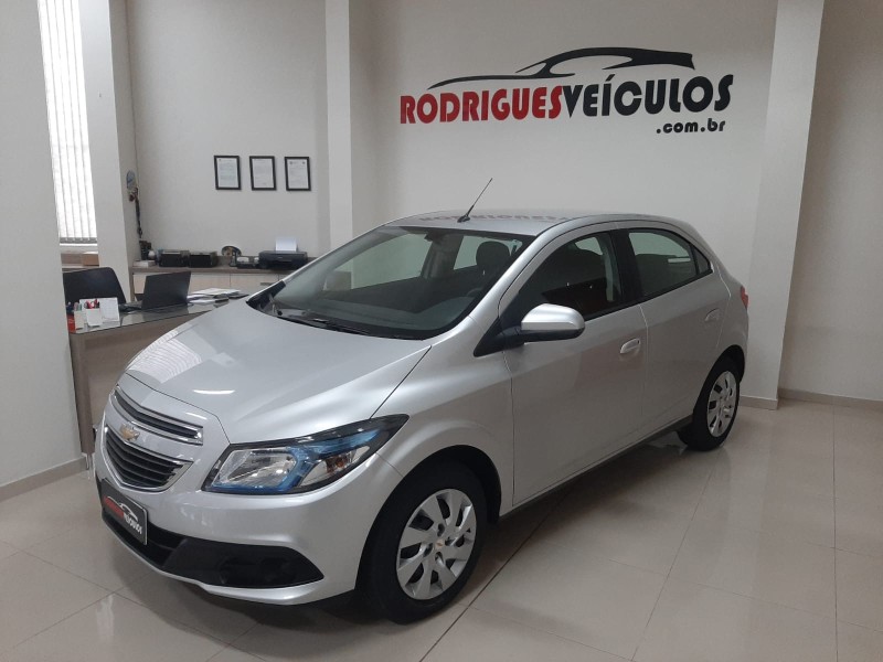 ONIX 1.4 MPFI LT 8V FLEX 4P MANUAL - 2015 - CAXIAS DO SUL