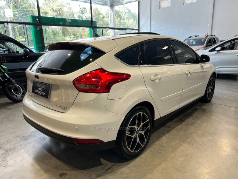 FOCUS 2.0 TITANIUM PLUS 16V FLEX 4P AUTOMÁTICO - 2017 - CAXIAS DO SUL