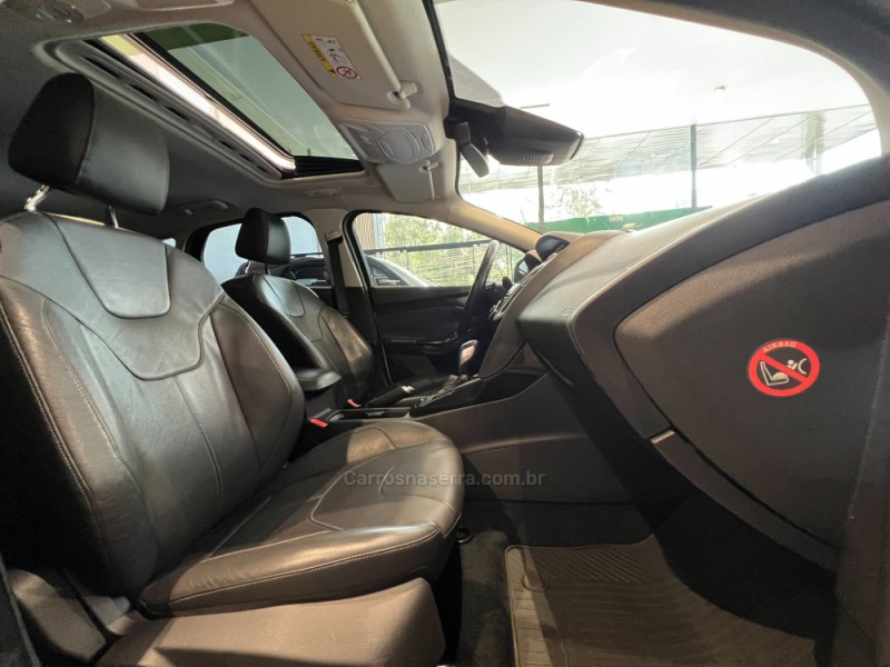 FOCUS 2.0 TITANIUM PLUS 16V FLEX 4P AUTOMÁTICO - 2017 - CAXIAS DO SUL