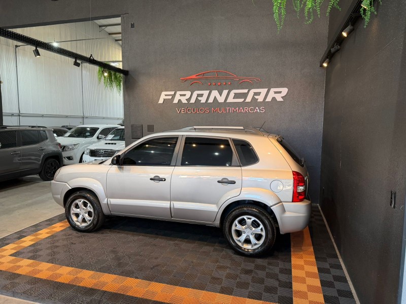 TUCSON 2.0 GL 2WD 16V GASOLINA 4P MANUAL - 2010 - ANTôNIO PRADO