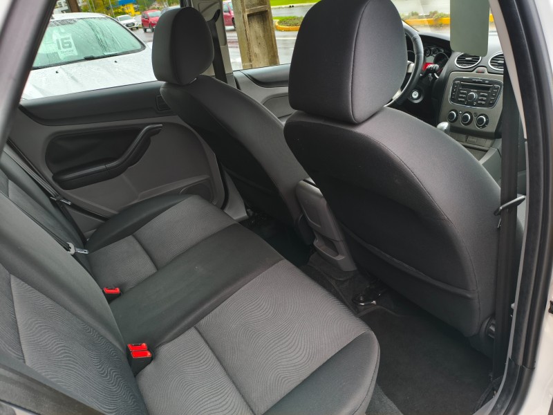 FOCUS 1.6 GLX 8V FLEX 4P MANUAL - 2013 - BOM PRINCíPIO