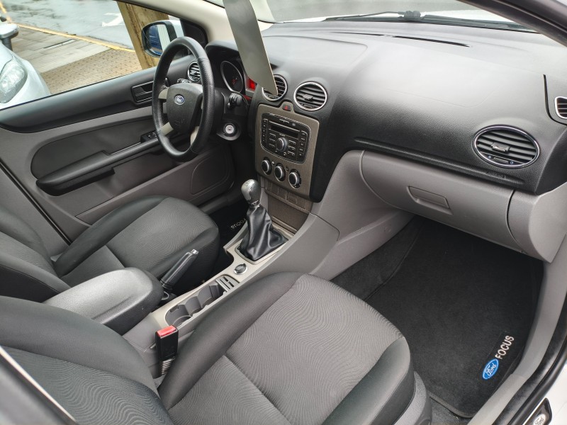 FOCUS 1.6 GLX 8V FLEX 4P MANUAL - 2013 - BOM PRINCíPIO