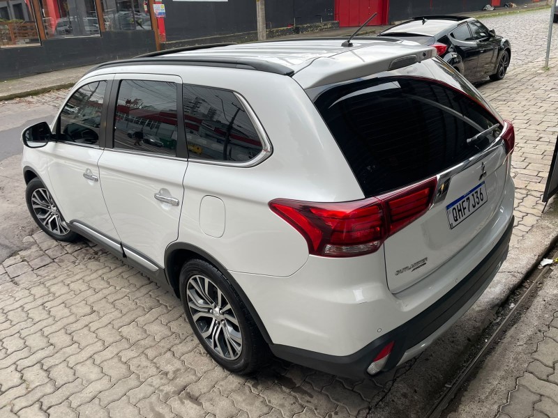 OUTLANDER 2.2 4X4 16V DIESEL 4P AUTOMÁTICO - 2016 - CAXIAS DO SUL