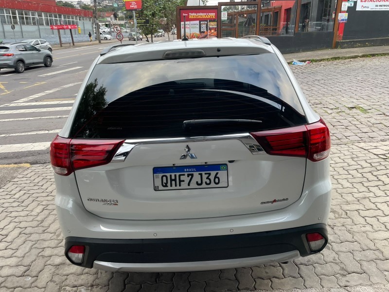 OUTLANDER 2.2 4X4 16V DIESEL 4P AUTOMÁTICO - 2016 - CAXIAS DO SUL