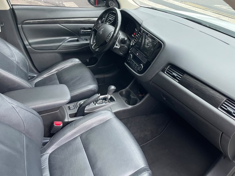OUTLANDER 2.2 4X4 16V DIESEL 4P AUTOMÁTICO - 2016 - CAXIAS DO SUL