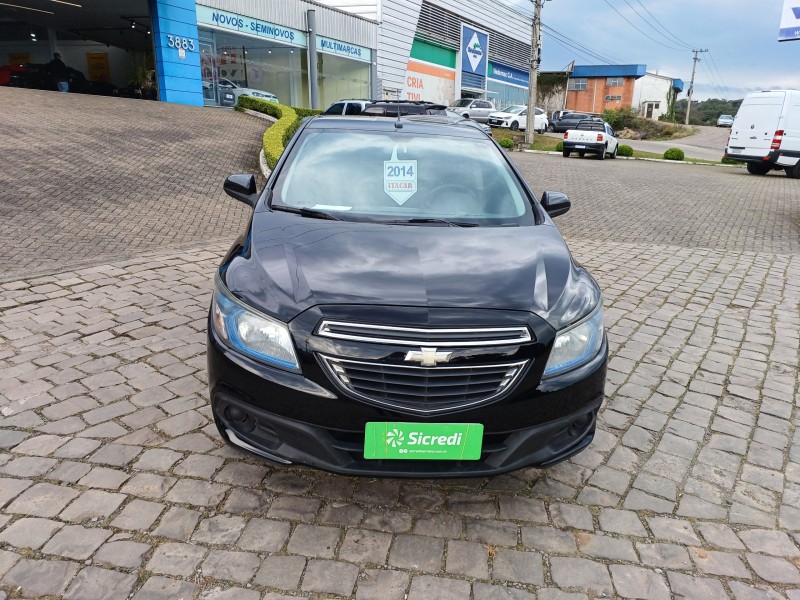 ONIX 1.4 MPFI LT 8V FLEX 4P MANUAL - 2014 - FLORES DA CUNHA