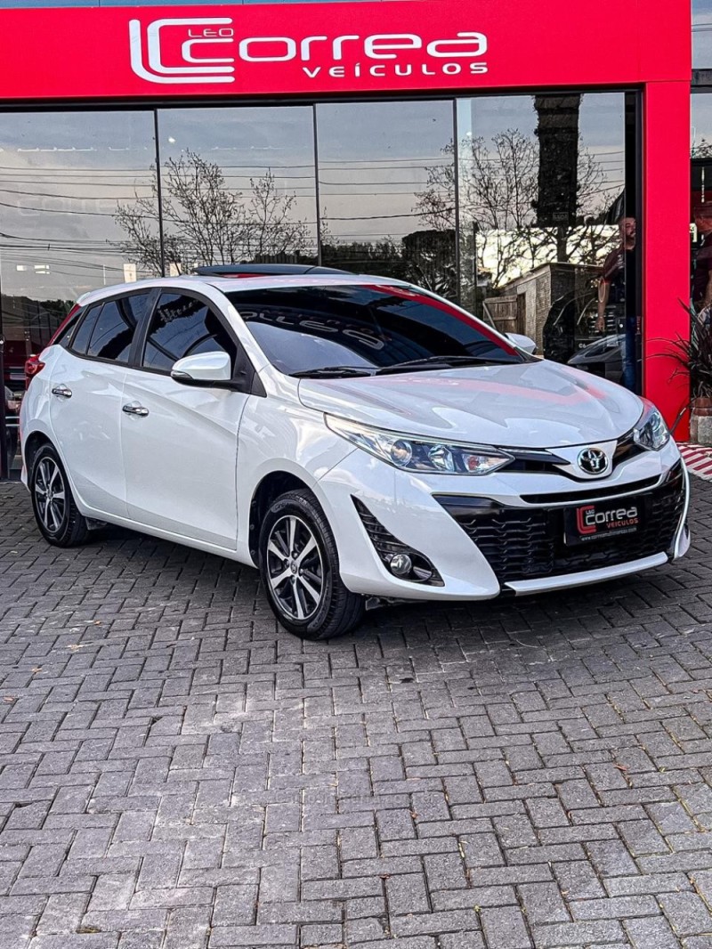 yaris 1.5 xls flex 4p automatico 2019 canela