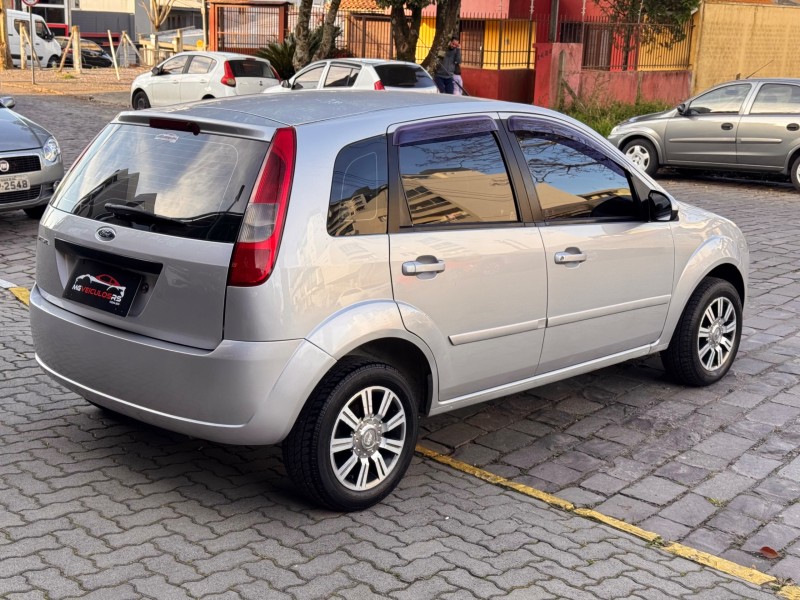 FIESTA 1.0 MPI PERSONNALITÉ 8V GASOLINA 4P MANUAL - 2004 - CAXIAS DO SUL