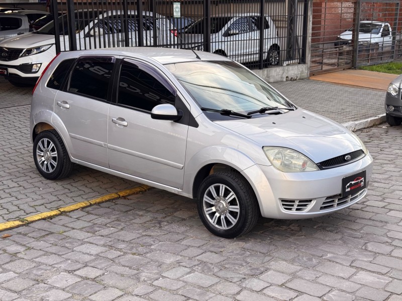 FIESTA 1.0 MPI PERSONNALITÉ 8V GASOLINA 4P MANUAL - 2004 - CAXIAS DO SUL