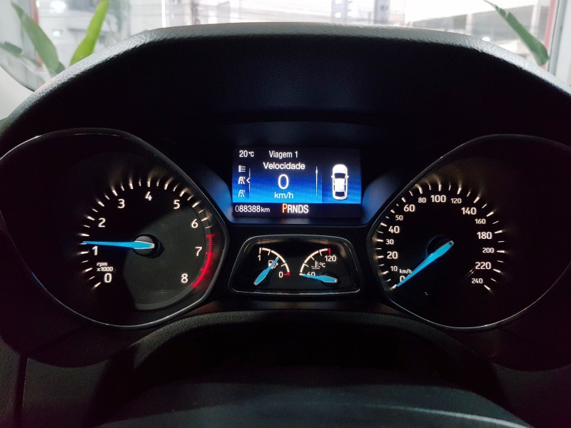 FOCUS 2.0 TITANIUM PLUS FASTBACK 16V FLEX 4P AUTOMÁTICO - 2019 - CAXIAS DO SUL