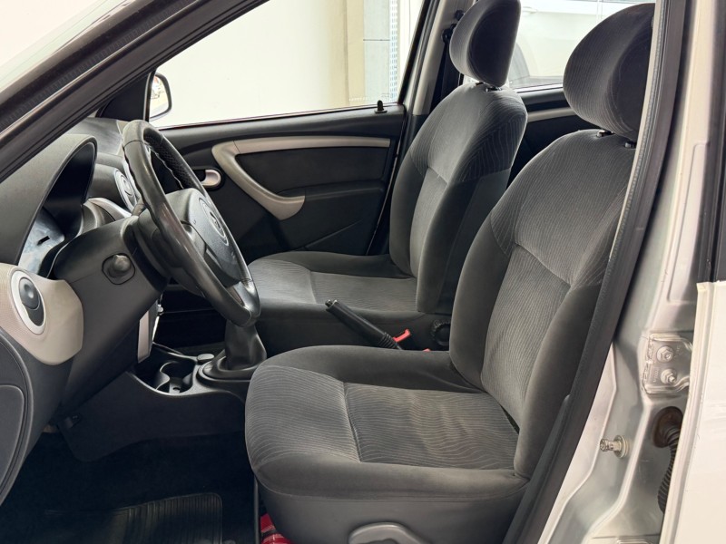 SANDERO 1.6 PRIVILÉGE 8V FLEX 4P MANUAL - 2011 - CAXIAS DO SUL