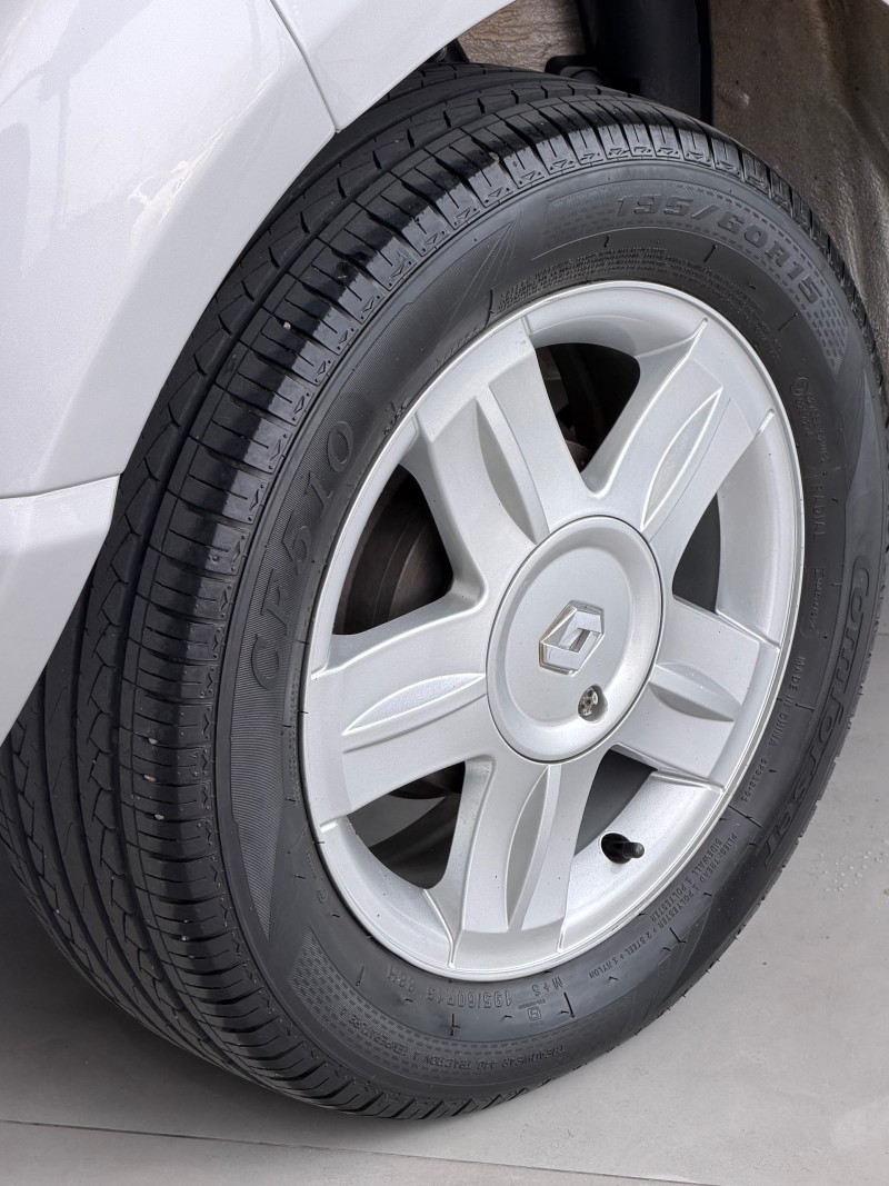 SANDERO 1.6 PRIVILÉGE 8V FLEX 4P MANUAL - 2011 - CAXIAS DO SUL