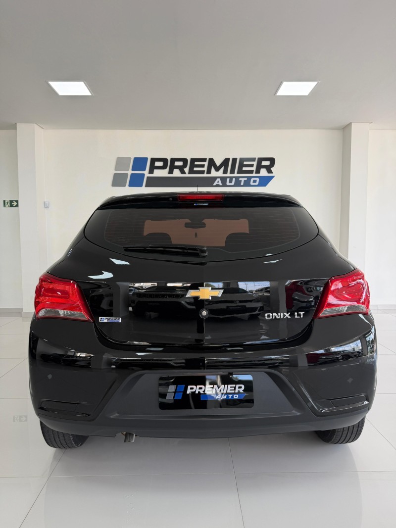 ONIX 1.0 LT 12V FLEX 4P MANUAL - 2017 - CAXIAS DO SUL