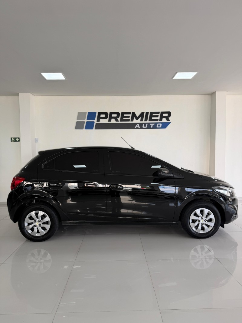 ONIX 1.0 LT 12V FLEX 4P MANUAL - 2017 - CAXIAS DO SUL