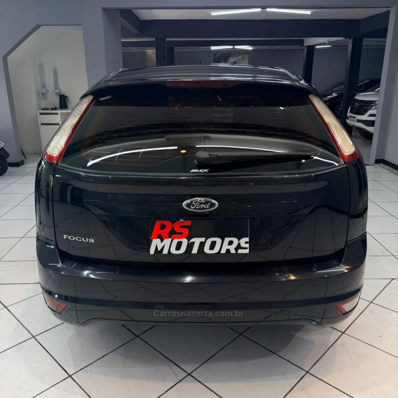 FOCUS 1.6 GLX 8V FLEX 4P MANUAL - 2011 - CAXIAS DO SUL