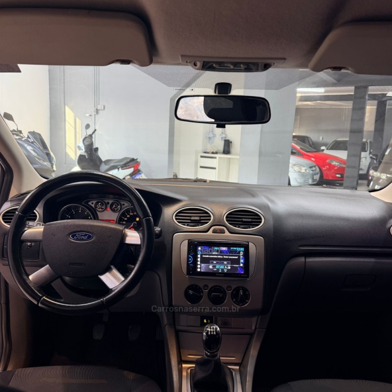 FOCUS 1.6 GLX 8V FLEX 4P MANUAL - 2011 - CAXIAS DO SUL