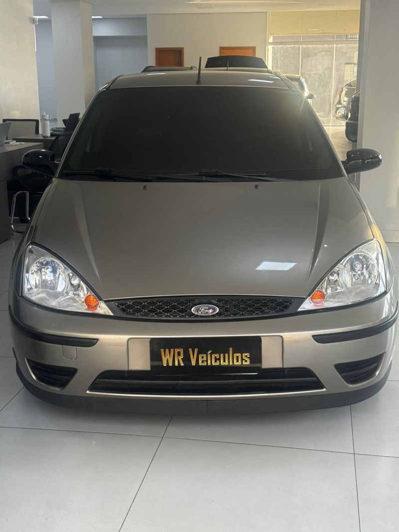 FOCUS 1.6 SE 16V FLEX 4P MANUAL - 2004 - BENTO GONçALVES