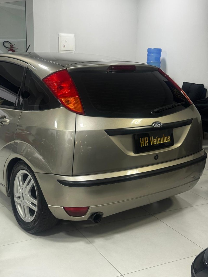 FOCUS 1.6 SE 16V FLEX 4P MANUAL - 2004 - BENTO GONçALVES