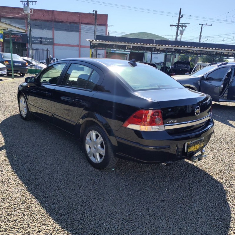 VECTRA 2.0 MPFI ELEGANCE 8V FLEX 4P MANUAL - 2006 - VENâNCIO AIRES
